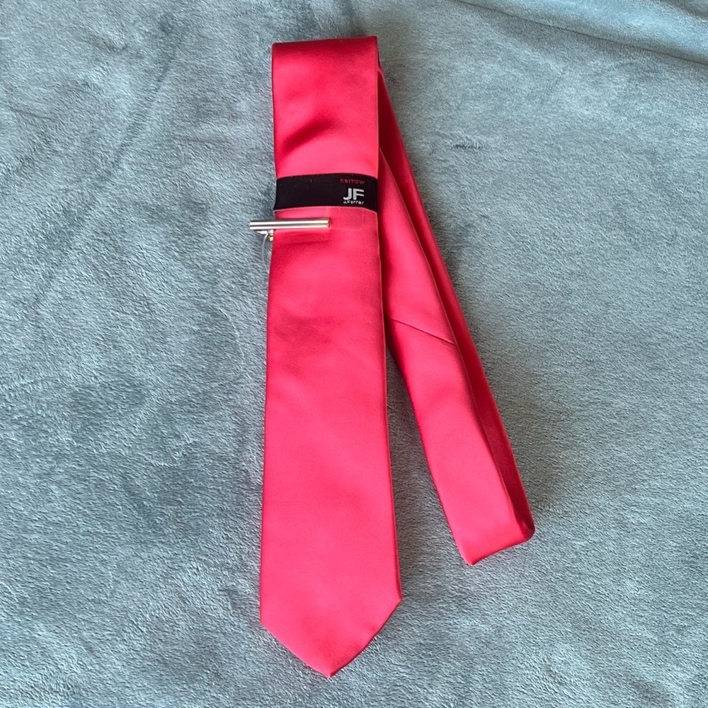 J.Ferrar Coral Narrow Tie NWT